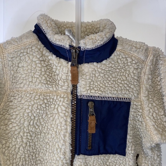 Carter’s sherpa sweater size 9months - Picture 5 of 7